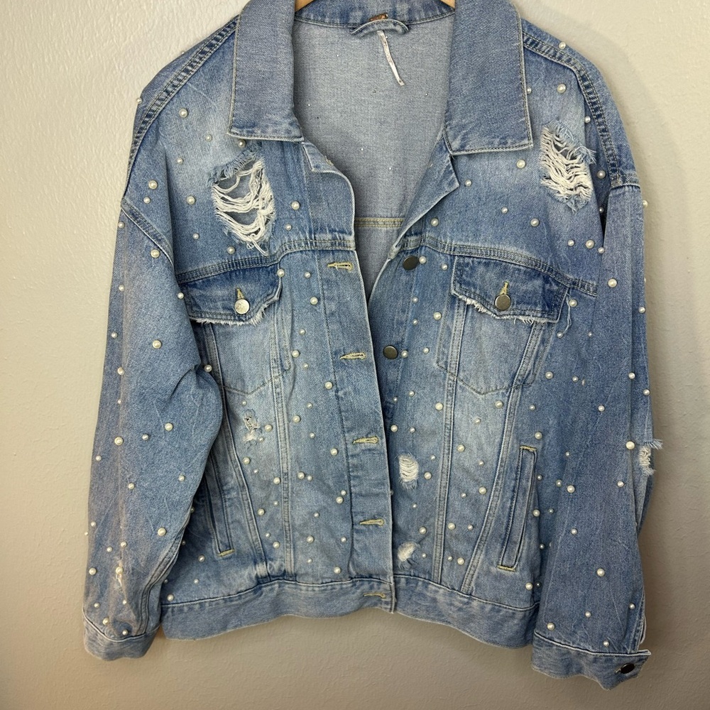 Free People Sunday Funday Pearl Studded Denim Jacket Womens Size M Distressed - Picture 4 of 11